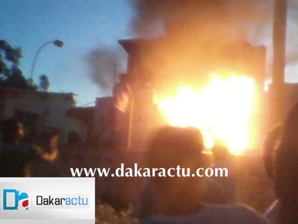 Urgent : Le foirail de Sicap Mbao en feu... Urgent : Le foirail de Sicap Mbao en feu...