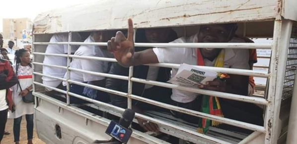 Après une brève arrestation, les membres de Nio Lank libérés... Après une brève arrestation, les membres de Nio Lank libérés...