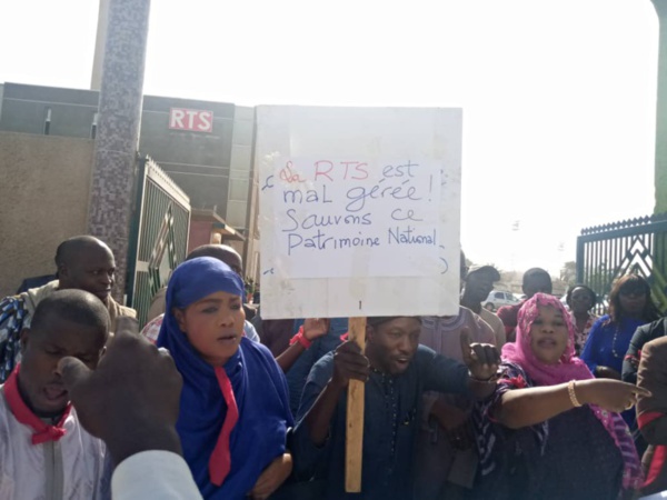 Mouvement d’humeur à la RTS : L’intersyndicale demande le départ du DRH… Mouvement d’humeur à la RTS : L’intersyndicale demande le départ du DRH…