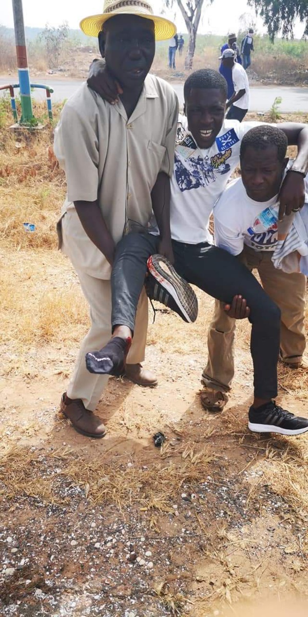 URGENT- Ça chauffe à Banjul! Des manifestants , qui réclament le départ d'Adama Barrow, dispersés à coups de grenades lacrymogènes