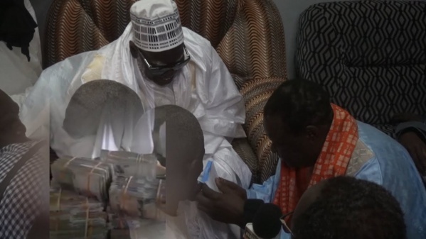 AADIYA À TOUBA / Darou Salam donne 191 millions au Khalife Général des Mourides.