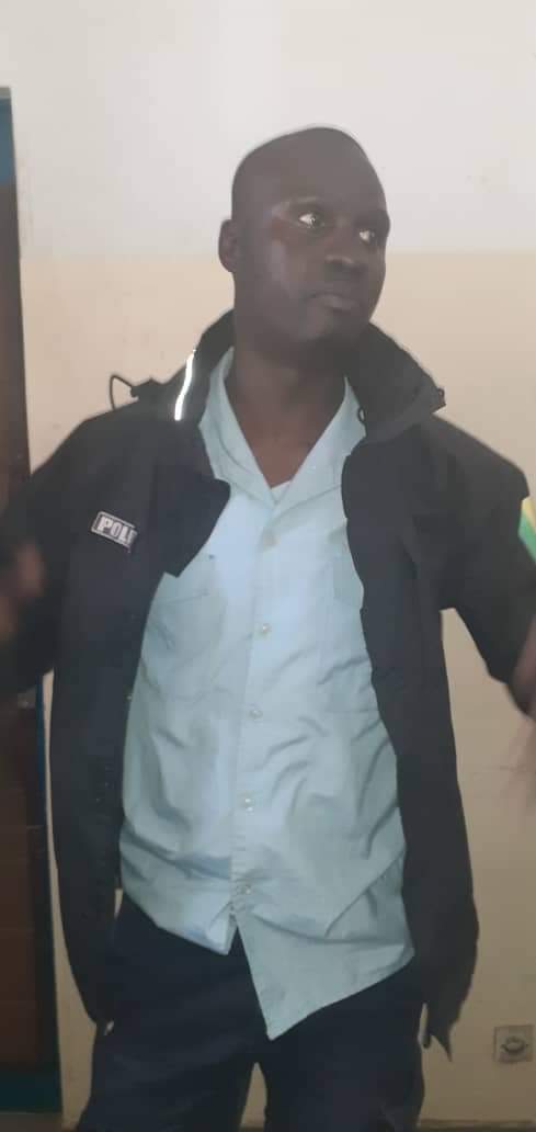 Usurpation de fonction : Un faux policier arrêté au niveau du croisement de Cambérène Usurpation de fonction : Un faux policier arrêté au niveau du croisement de Cambérène