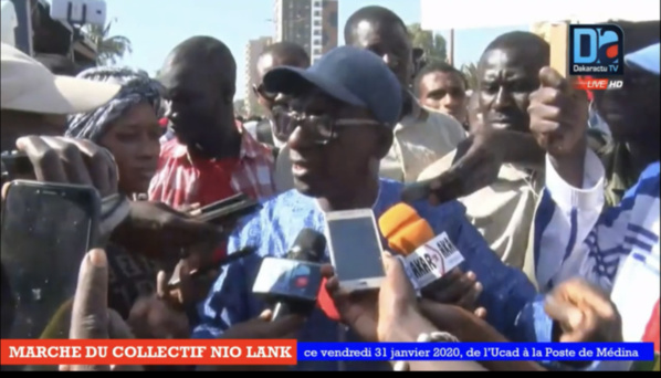 Manifestation Nio Laank : Mamadou Diop Decroix tacle Macky Sall. Manifestation Nio Laank : Mamadou Diop Decroix tacle Macky Sall.