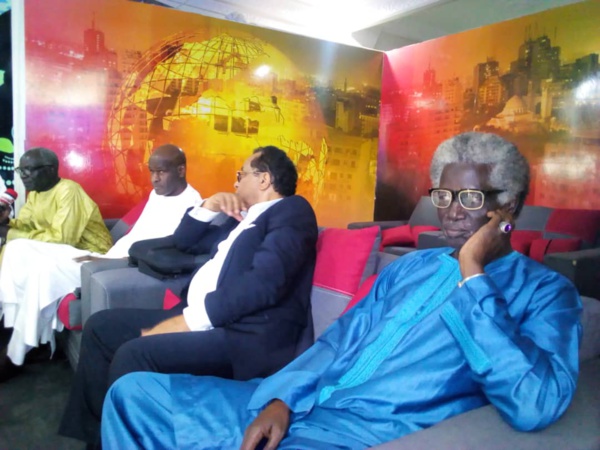 Audience: le Président Thierno Lo recevait ce samedi 1er février les retraites actionnaires des ICS qui adhèrent à l'APD Audience: le Président Thierno Lo recevait ce samedi 1er février les retraites actionnaires des ICS qui adhèrent à l'APD