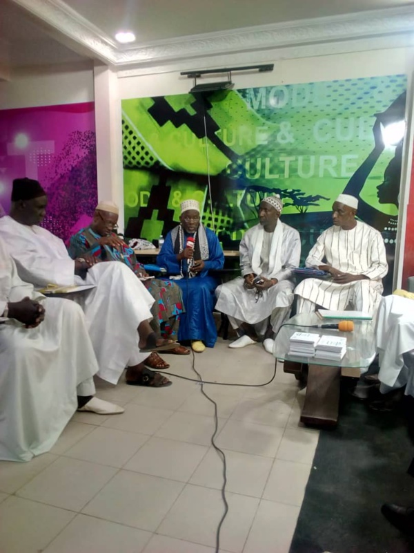 Audience: le Président Thierno Lo recevait ce samedi 1er février les retraites actionnaires des ICS qui adhèrent à l'APD Audience: le Président Thierno Lo recevait ce samedi 1er février les retraites actionnaires des ICS qui adhèrent à l'APD