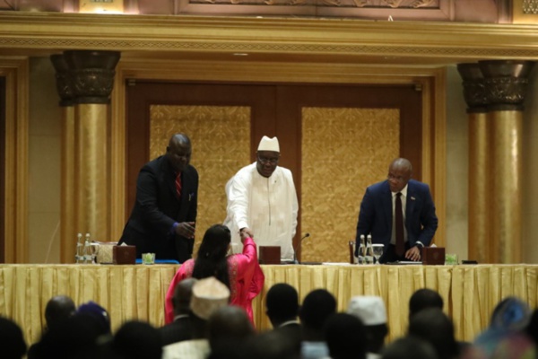 ABU DHABI / Le Chef de l'État en conclave avec Imams, Dahiras, femmes et Étudiants Sénégalais pour s'enquérir de leurs préoccupations.