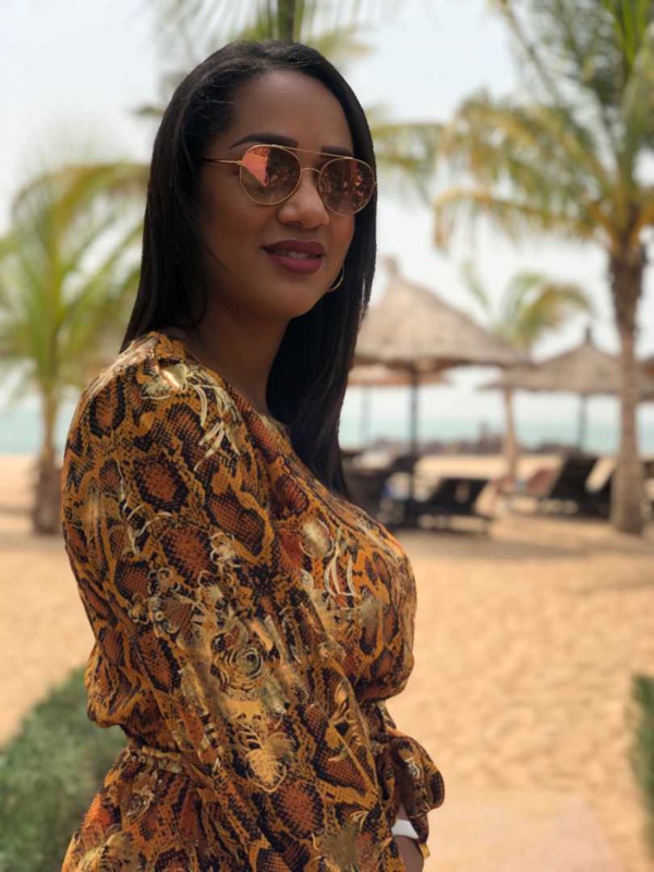 Arrêt sur image! La belle Natacha de l'agence Platinium Arrêt sur image! La belle Natacha de l'agence Platinium