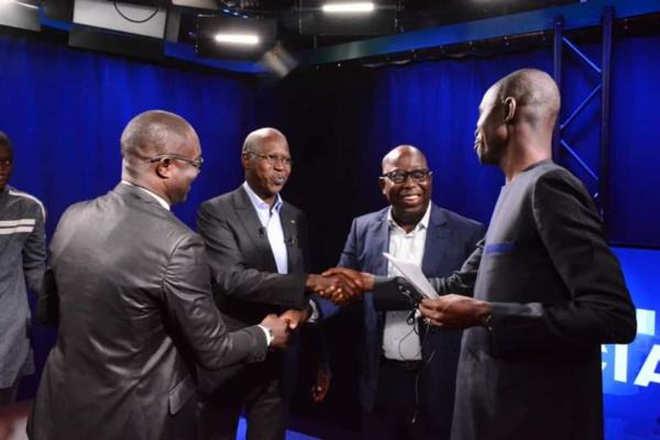 Le ministre d’Etat, Secrétaire Général de la présidence de la République, Mohamed Boun Abdallah Dionne brise enfin le silence ! Le ministre d’Etat, Secrétaire Général de la présidence de la République, Mohamed Boun Abdallah Dionne brise enfin le silence !