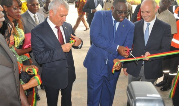 LA 1ère BOUGIE DE LA RÉÉLECTION SOUFFLÉE À LA CENTRALE ÉOLIENNE DE TAIBA NDIAYE