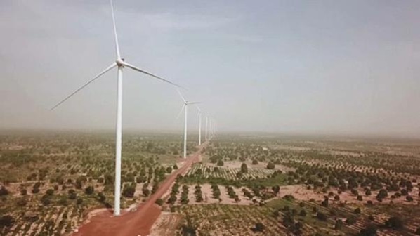 LA 1ère BOUGIE DE LA RÉÉLECTION SOUFFLÉE À LA CENTRALE ÉOLIENNE DE TAIBA NDIAYE