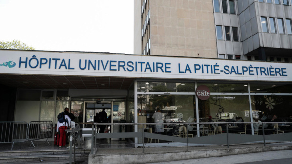 Coronavirus : un premier mort français parmi trois nouveaux cas confirmés dans l'Hexagone