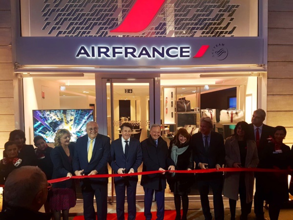 Air France prévoit de supprimer environ 1500 postes, sans départs contraints, d'ici fin 2022 (sources syndicales)