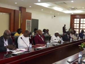 Première réunion du Conseil des Ministres à Bissau sous Embalo- Ce qu'a dit le Pr Umaro Sissoco aux membres du gouvernement Première réunion du Conseil des Ministres à Bissau sous Embalo- Ce qu'a dit le Pr Umaro Sissoco aux membres du gouvernement