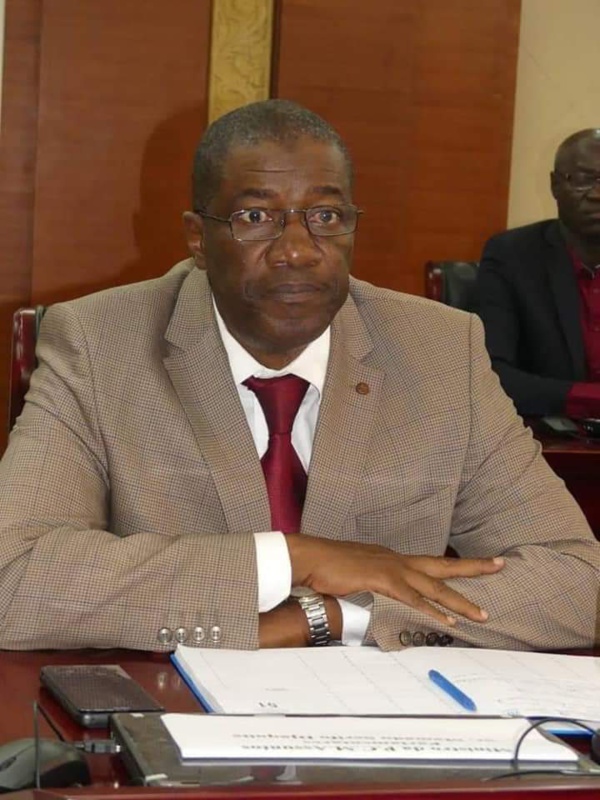 Première réunion du Conseil des Ministres à Bissau sous Embalo- Ce qu'a dit le Pr Umaro Sissoco aux membres du gouvernement Première réunion du Conseil des Ministres à Bissau sous Embalo- Ce qu'a dit le Pr Umaro Sissoco aux membres du gouvernement