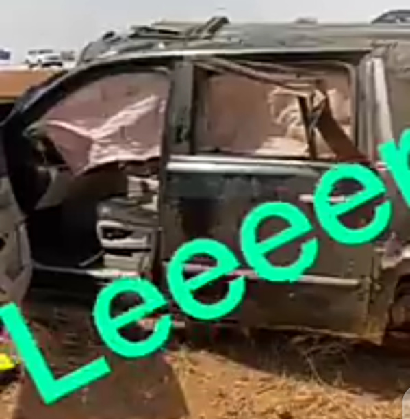 La voiture de feu Tilala après l'accident La voiture de feu Tilala après l'accident