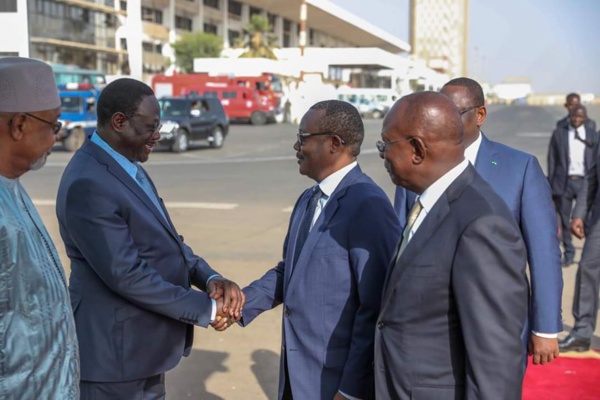 Première visite officielle du Pr Bissau Guinéen Embaló- Voici la réaction du Pr Macky Sall ! Première visite officielle du Pr Bissau Guinéen Embaló- Voici la réaction du Pr Macky Sall !