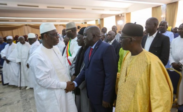 Impasse au Dialogue national: des membres de l'opposition menacent de claquer la porte Impasse au Dialogue national: des membres de l'opposition menacent de claquer la porte