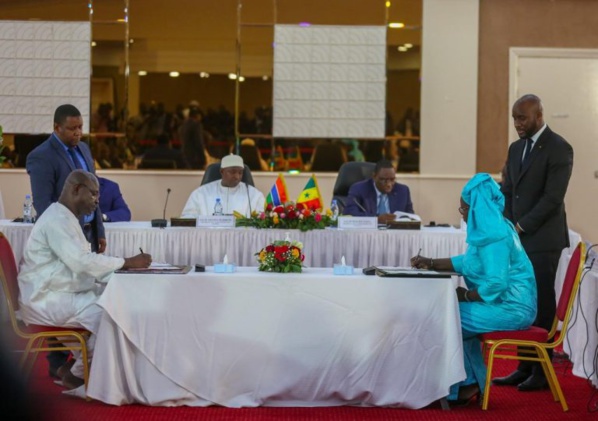 Conseil présidentiel sénégalo-gambien à Dakar : cinq accords de coopération signés Conseil présidentiel sénégalo-gambien à Dakar : cinq accords de coopération signés