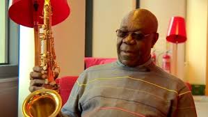 Le saxophoniste et chanteur camerounais, Manu Dibango, est testé positif au coronavirus. Le saxophoniste et chanteur camerounais, Manu Dibango, est testé positif au coronavirus.