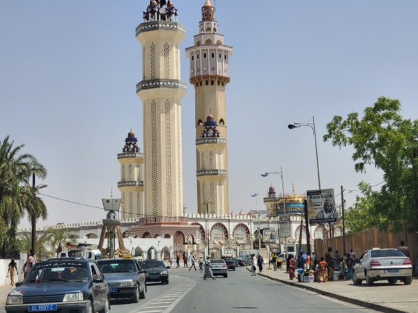 MOSQUÉE DE TOUBA / Le Khalife Général des Mourides sur les lieux en compagnie de son porte-parole MOSQUÉE DE TOUBA / Le Khalife Général des Mourides sur les lieux en compagnie de son porte-parole