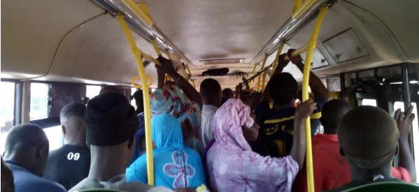 Coronavirus : Un fugitif testé positif, intercepté dans un bus de 60 places Coronavirus : Un fugitif testé positif, intercepté dans un bus de 60 places