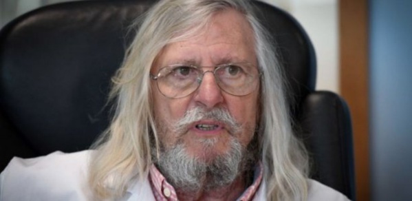 Didier Raoult, l'infectiologue né à Dakar en 1952 qui veut vaincre le coronavirus par la chloroquine Didier Raoult, l'infectiologue né à Dakar en 1952 qui veut vaincre le coronavirus par la chloroquine
