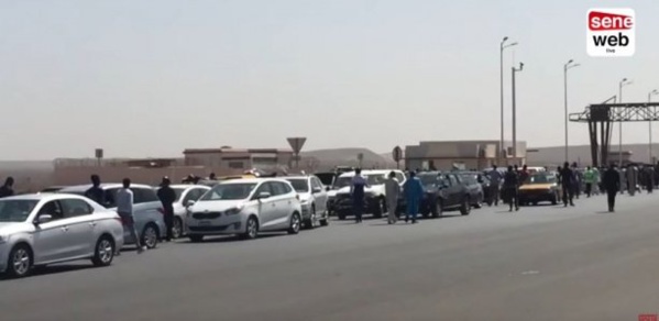 Etat d’urgence : Des véhicules bloqués à l’entrée de Dakar Etat d’urgence : Des véhicules bloqués à l’entrée de Dakar