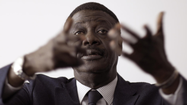 Pape Diouf l'ancien Pr de l'OM, atteint de Coronavirus, est finalement décédé Pape Diouf l'ancien Pr de l'OM, atteint de Coronavirus, est finalement décédé