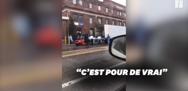 Coronavirus : À New York, un chariot élévateur et un camion frigorifié pour transporter les morts Coronavirus : À New York, un chariot élévateur et un camion frigorifié pour transporter les morts