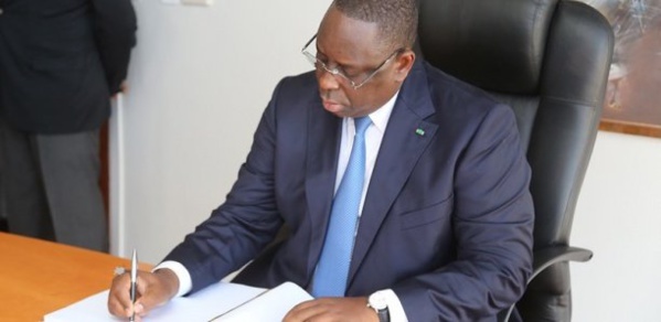 Covid-19 : La loi d'habilitation promulguée en mode fast-track Covid-19 : La loi d'habilitation promulguée en mode fast-track