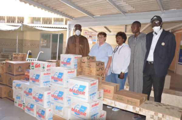 Médina / Lutte contre la Covid-19 : M. Cheikh Ahmed Tidiane Ba et la Catb au secours des structures de santé de la Médina. Médina / Lutte contre la Covid-19 : M. Cheikh Ahmed Tidiane Ba et la Catb au secours des structures de santé de la Médina.