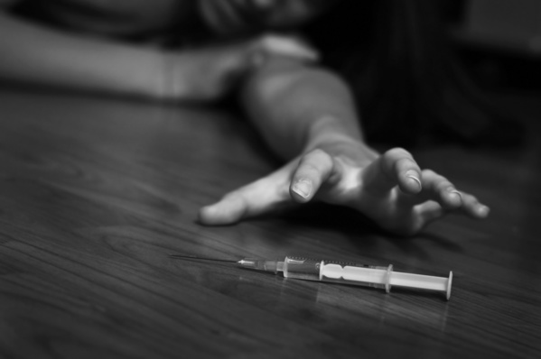 ​Overdose dans un appart’ meublé aux Almadies – Une fille passe de vie à trépas...Des "fils à papa", dont le beau fils d'un célèbre chanteur Sénégalais parmi les impliqués ...
