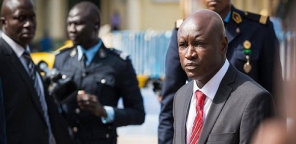 Aly Ngouille Ndiaye : «Le couvre-feu sera prorogé» Aly Ngouille Ndiaye : «Le couvre-feu sera prorogé»