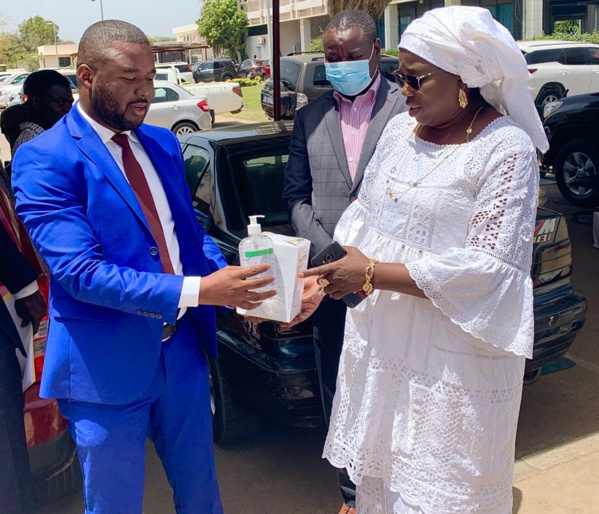 Le groupe La Poste en croisade contre le Coronavirus (Images) Le groupe La Poste en croisade contre le Coronavirus (Images)