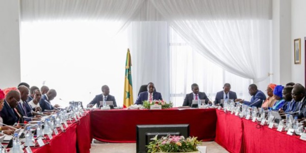 Le communiqué du Conseil des Ministres Le communiqué du Conseil des Ministres