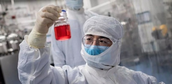 Virus : En Chine, le vaccin se fabrique déjà à grande échelle Virus : En Chine, le vaccin se fabrique déjà à grande échelle