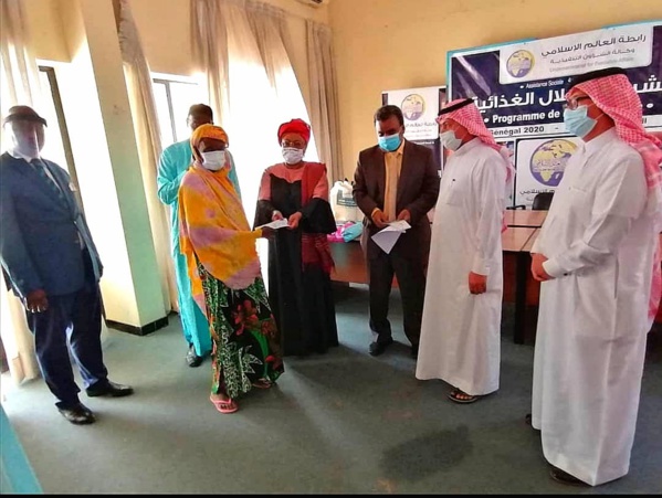 SOLIDARITE COVID 19 : La ligue Islamique Mondiale s’invite au plan de secours alimentaire SOLIDARITE COVID 19 : La ligue Islamique Mondiale s’invite au plan de secours alimentaire