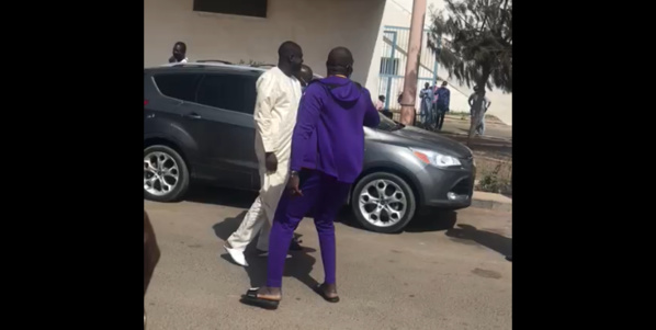 Arrêt sur image- Alassane Mbaye et Niang Xaragne jubilant après leur libération ce jeudi Arrêt sur image- Alassane Mbaye et Niang Xaragne jubilant après leur libération ce jeudi