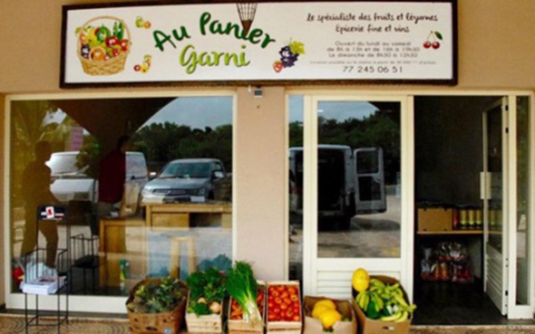 Micmac au sein d’un fonds de soutien : Alioune Sarr octroie un appui destiné aux acteurs touristiques à… un vendeur de fruits Micmac au sein d’un fonds de soutien : Alioune Sarr octroie un appui destiné aux acteurs touristiques à… un vendeur de fruits