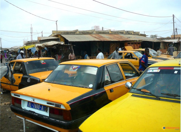 Kaolack / Taxis clandos : Les chauffeurs maintiennent la hausse du ticket du transport... Les autorités administratives tardent à répondre aux plaintes des populations. Kaolack / Taxis clandos : Les chauffeurs maintiennent la hausse du ticket du transport... Les autorités administratives tardent à répondre aux plaintes des populations.