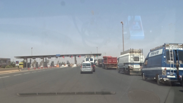Korité 2020 : Une vingtaine de véhicules bloqués sur l'autoroute.