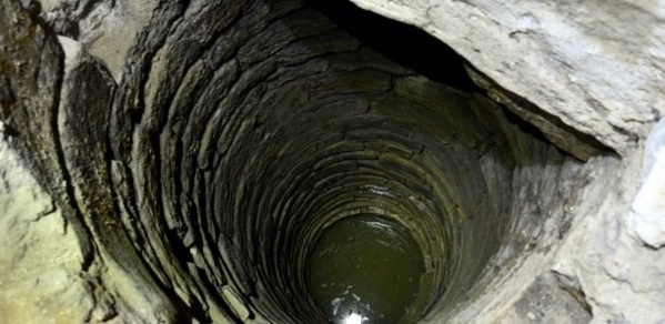 Kédougou : Ce que l'on sait sur la jeune fille retrouvée morte noyée dans un puits à ciel ouvert Kédougou : Ce que l'on sait sur la jeune fille retrouvée morte noyée dans un puits à ciel ouvert