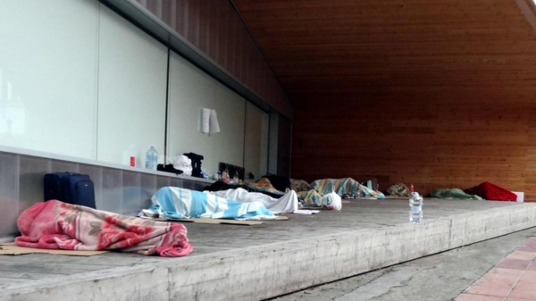 KEITA BALDÉ LOUE UN IMMEUBLE DE 3 ÉTAGES POUR LOGER DES SANS ABRIS SÉNÉGALAIS KEITA BALDÉ LOUE UN IMMEUBLE DE 3 ÉTAGES POUR LOGER DES SANS ABRIS SÉNÉGALAIS