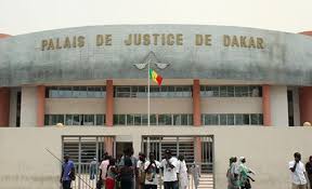 LES TRAVAILLEURS DE LA JUSTICE BOUSCULENT LE MINISTRE MALICK SALL