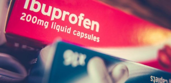 Covid-19 : L'ibuprofène testé comme traitement contre le virus (Source sanitaire)