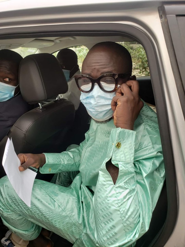 Arrêt sur image! Le journaliste Cheikh Yerim Seck juste après sa libération