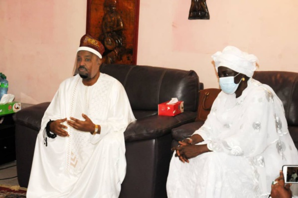 AHMED KHALIFA NIASSE AVERTIT MIMI : « Ton grand-père a implanté les premiers dahras à Kaolack, si tu mange de l’argent illicite ton organisme ne le digérera pas »