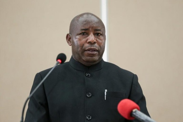 Au Burundi, Évariste Ndayishimiye prête serment et prend la tête de l’État