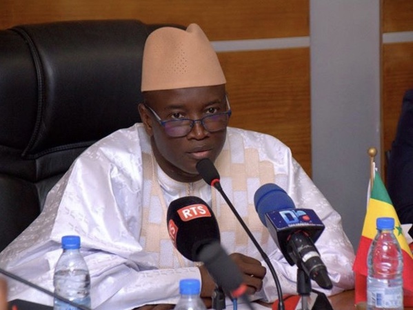 Aly Ngouille Ndiaye: "Je suis profondément attristé par la perte de Serigne Pape Malick Sy"