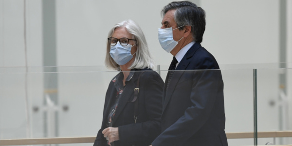 Soupçons d'emplois fictifs : François Fillon et son épouse Penelope jugés coupables